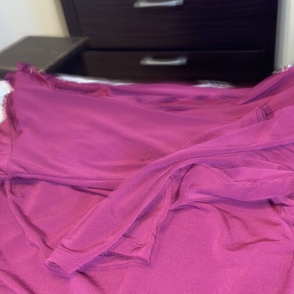 Womens sllimfabulous sports wear with built in shape wear - Picture 8 of 8